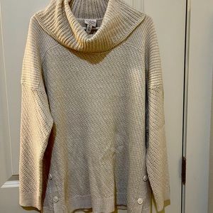 St. John’s Bay light weight sweater. 93% Acrylic 2% Polyester.